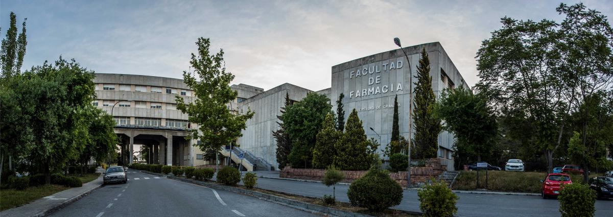Fotografía edificio de la Facultad de Farmacia